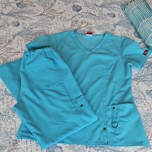 Dickies Women's Scrub Set in Aqua Blue